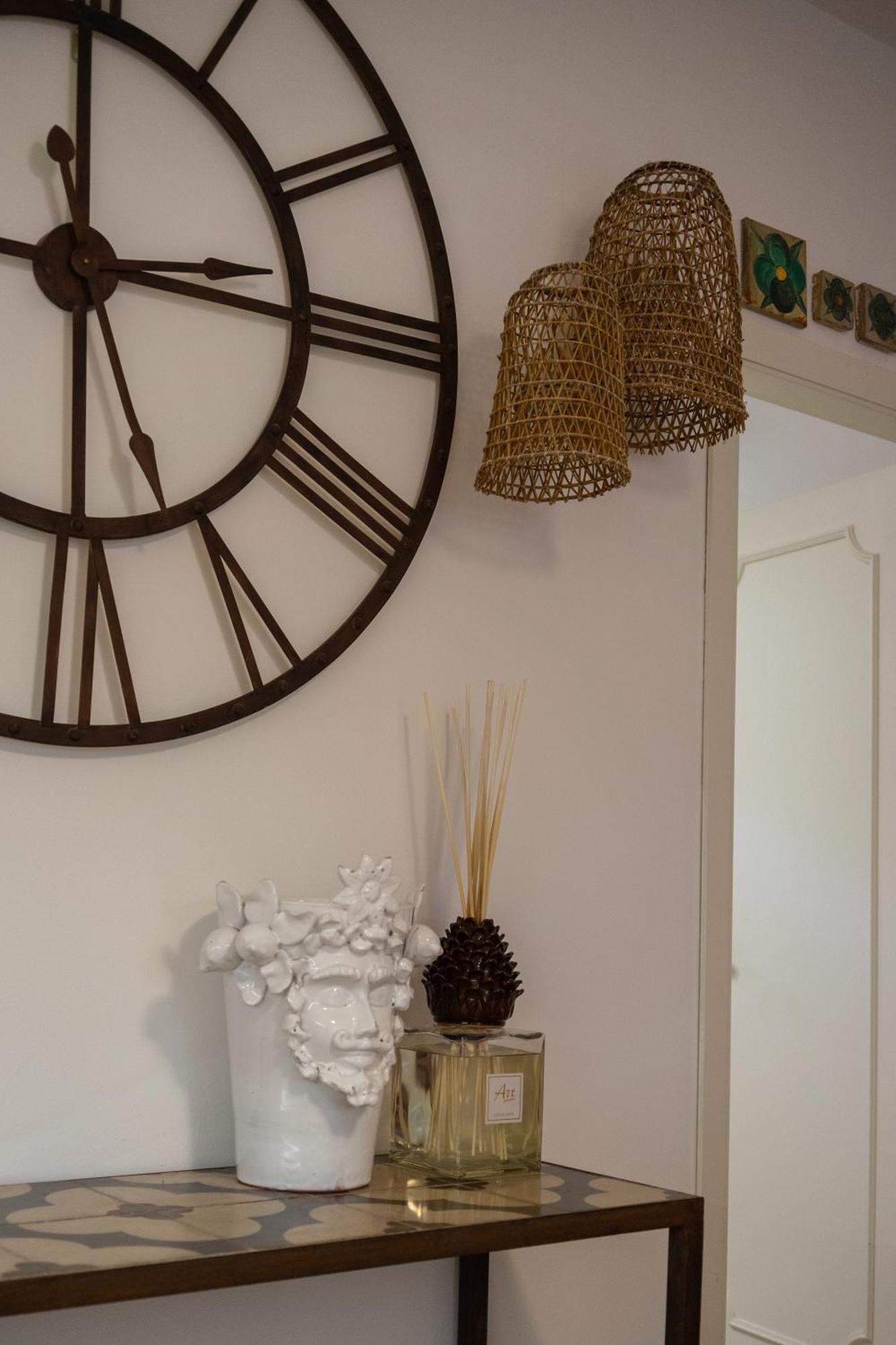 Guest House Antichi Ulivi มอนเดลโล ภายนอก รูปภาพ