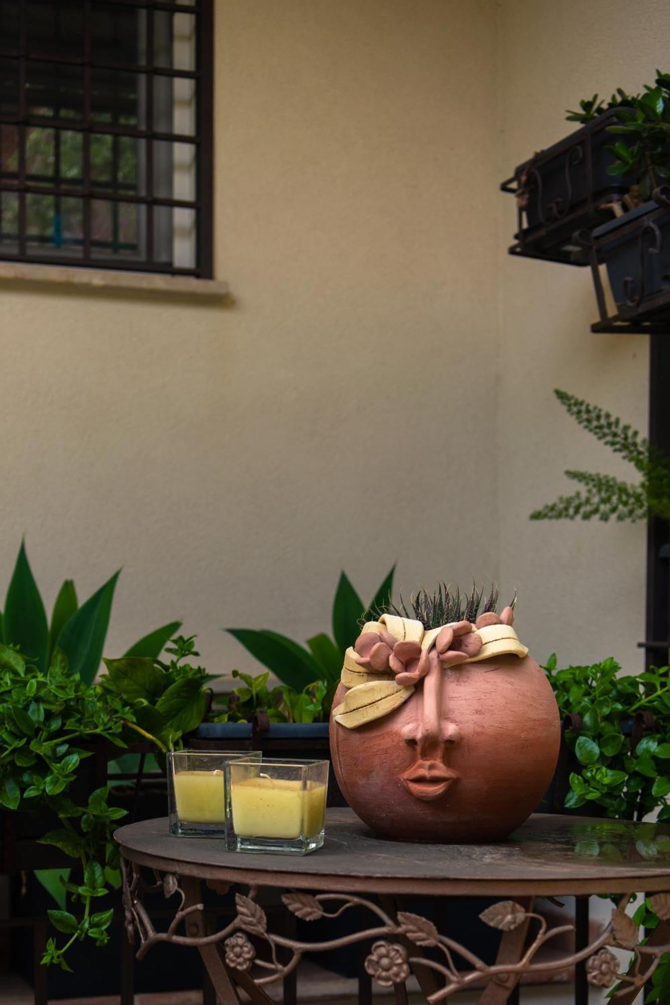 Guest House Antichi Ulivi มอนเดลโล ภายนอก รูปภาพ